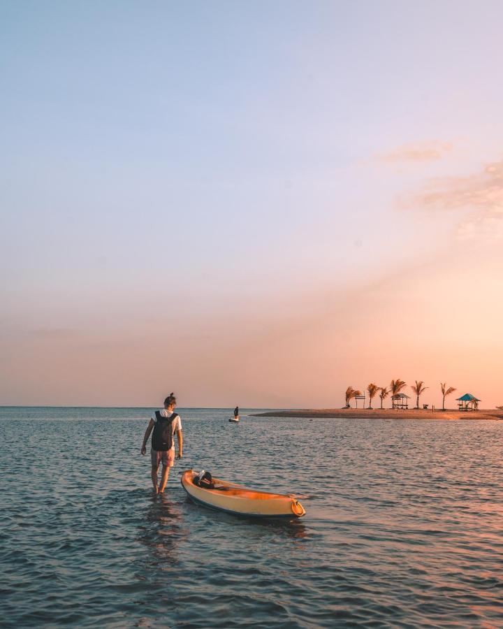 Mangroove Bay Boutique Hostel Banyuwedang Ngoại thất bức ảnh