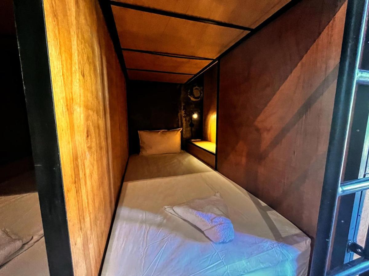 Mangroove Bay Boutique Hostel Banyuwedang Ngoại thất bức ảnh