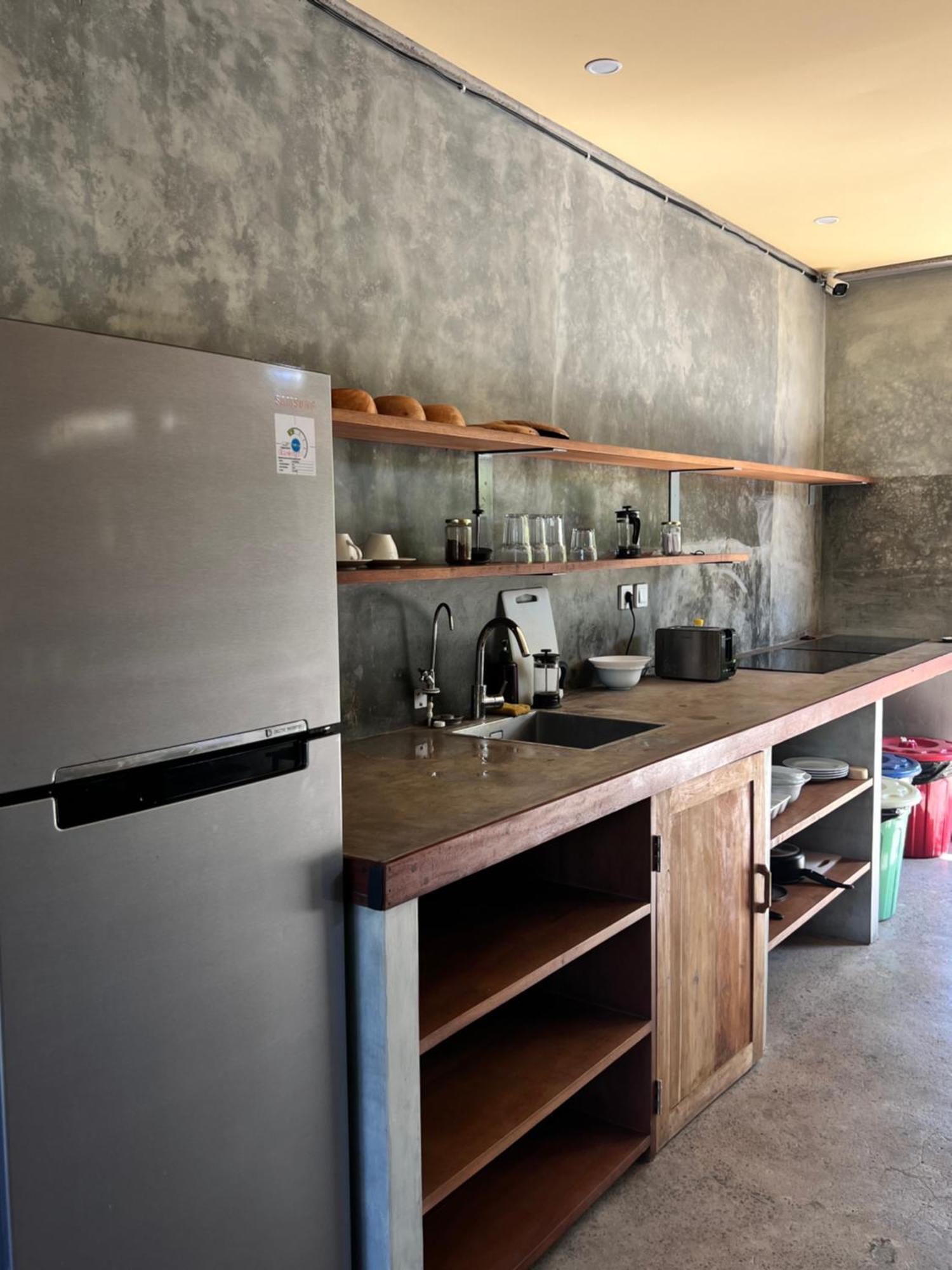 Mangroove Bay Boutique Hostel Banyuwedang Ngoại thất bức ảnh
