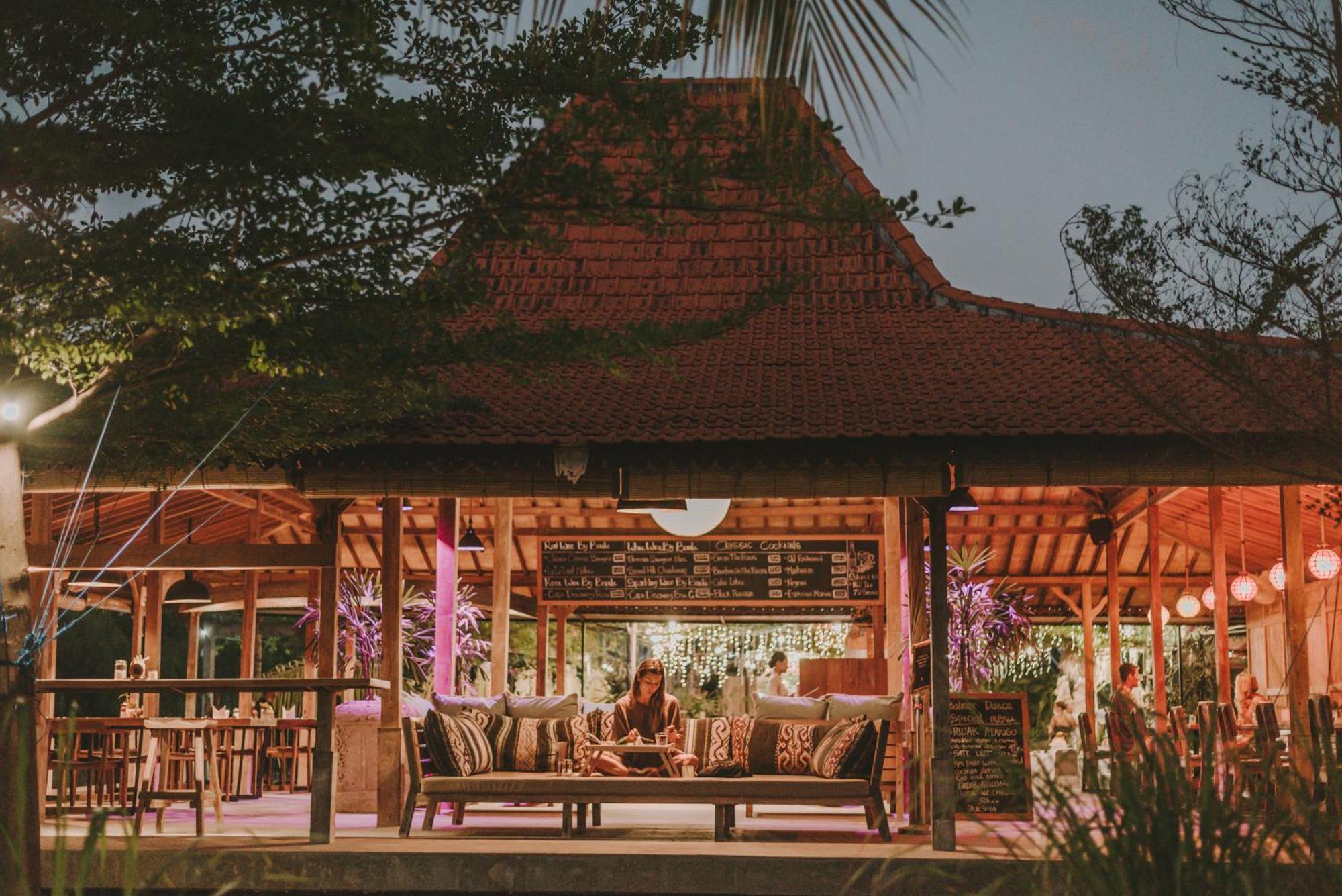 Mangroove Bay Boutique Hostel Banyuwedang Ngoại thất bức ảnh