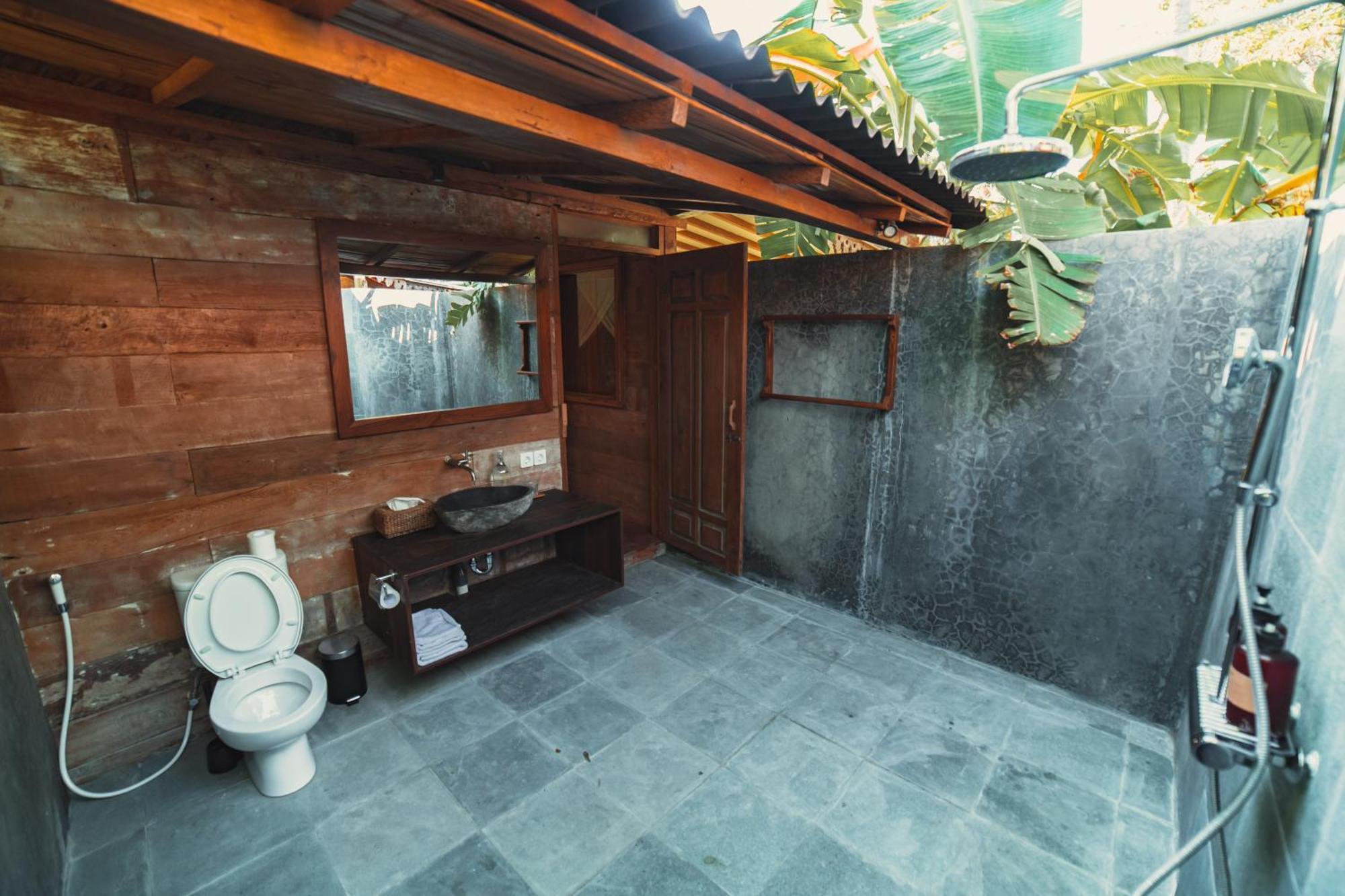 Mangroove Bay Boutique Hostel Banyuwedang Ngoại thất bức ảnh