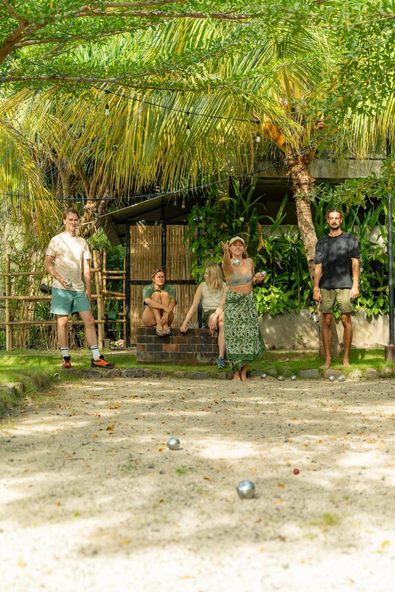 Mangroove Bay Boutique Hostel Banyuwedang Ngoại thất bức ảnh